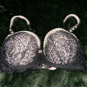 Victoria Secret 32DDD bra